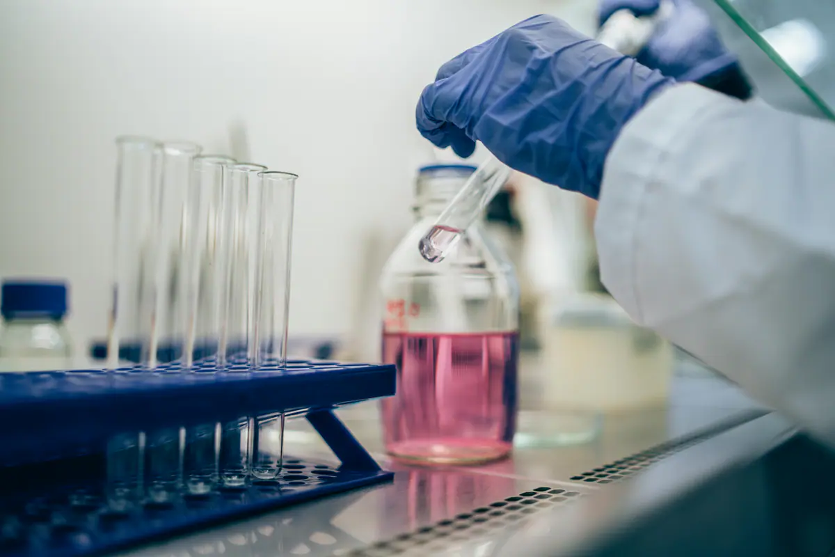 Custom Cosmetics Manufacturing Image